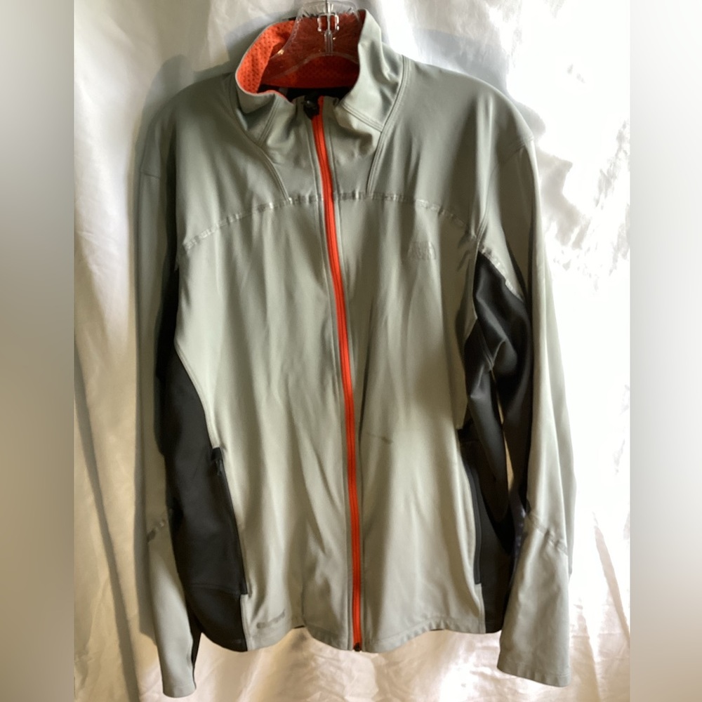 The North Face men’s flight series XL jacket.